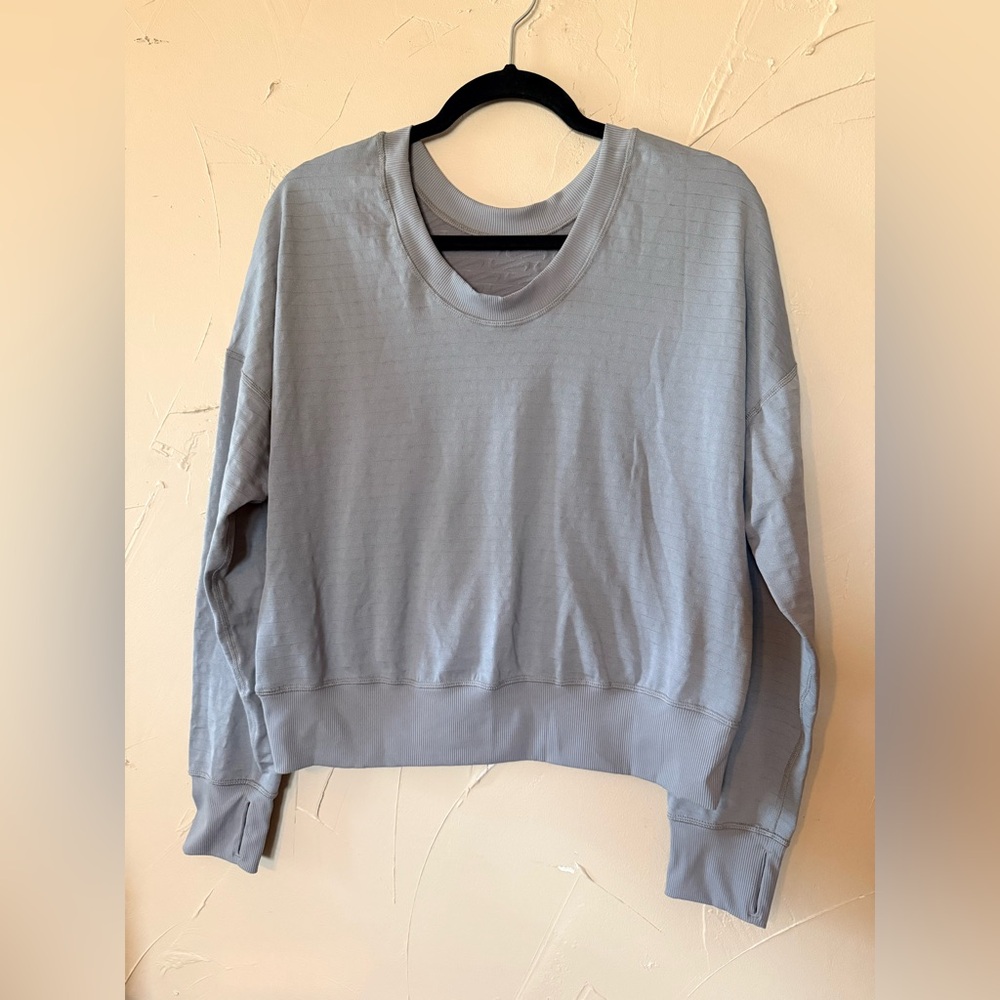NIKE women’s reversible Textured Crewneck grey  size M
